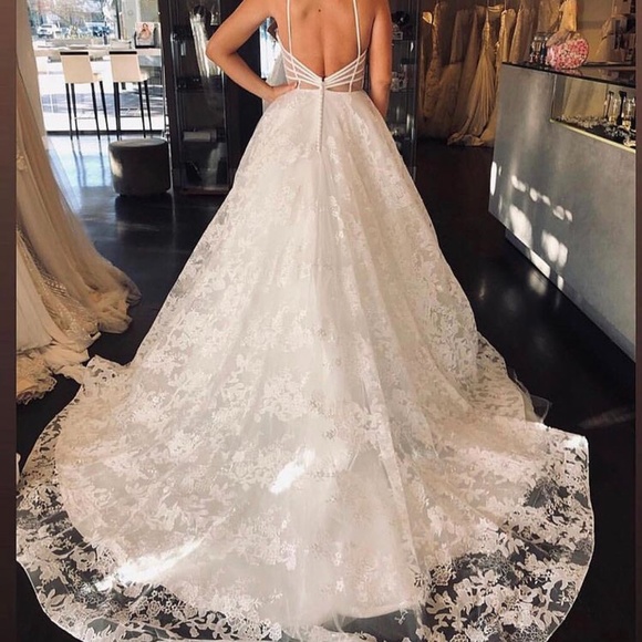 Wedding Dress - Picture 2 of 8